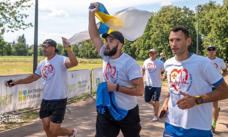 Благодійний забіг на підтримку Охматдиту. Фото: ДСНС України