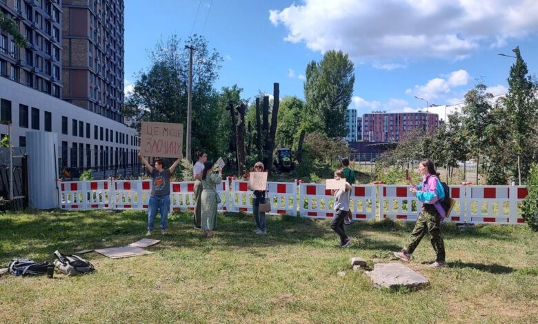 Протест на Теремках. Фото: Богдан Гдаль