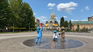 Скульптури малюків-засновників Києва. Фото: Володимир Журавель