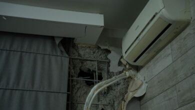 Наслідки атаки РФ в Голосіївському районі Києва. Фото: ДСНС