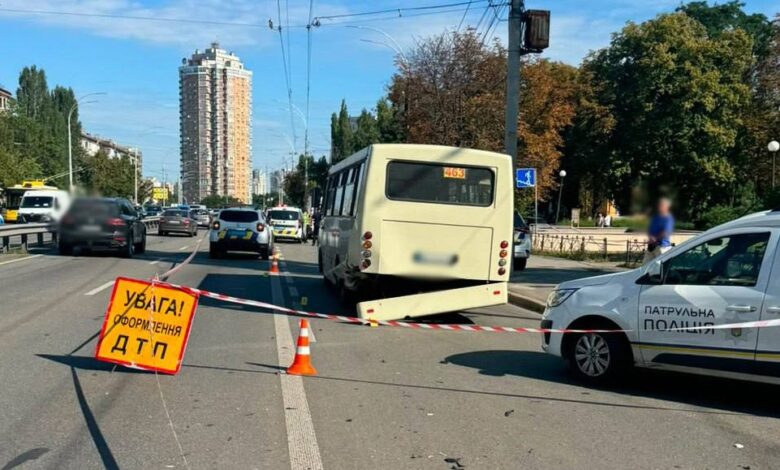 Наслідки ДТП у у Солом'янському районі. Фото: поліція Києва