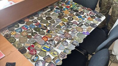 Шеврони захисників України. Фото: Гостомельська селищна військова адміністрація