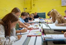 Діти під час уроку в укритті. Фото: Бучанська міська рада